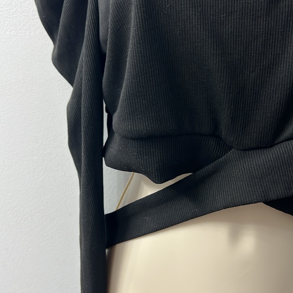 Shein Black Long Sleeve Puff Shoulders Criss Cross Crop Top Large - Picture 7 of 9